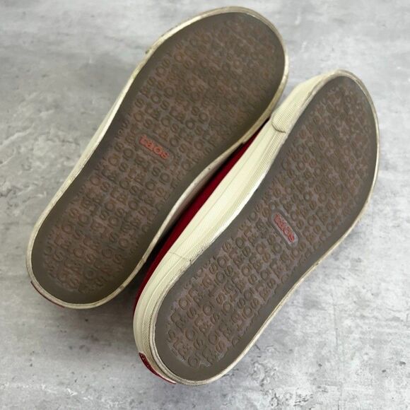 Taos EZ Soul Red Canvas Slip-On Flat Comfort Mule Sneaker Shoes Womens - Picture 8 of 9